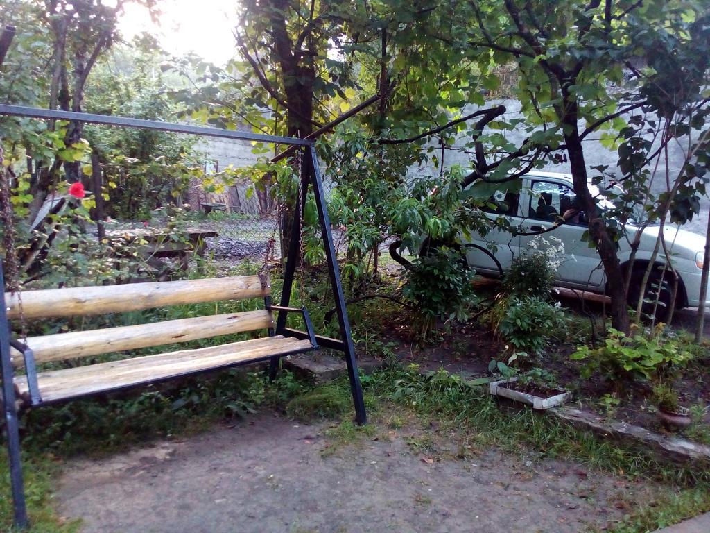 Borjomi Makvala'S Guest House ภายนอก รูปภาพ